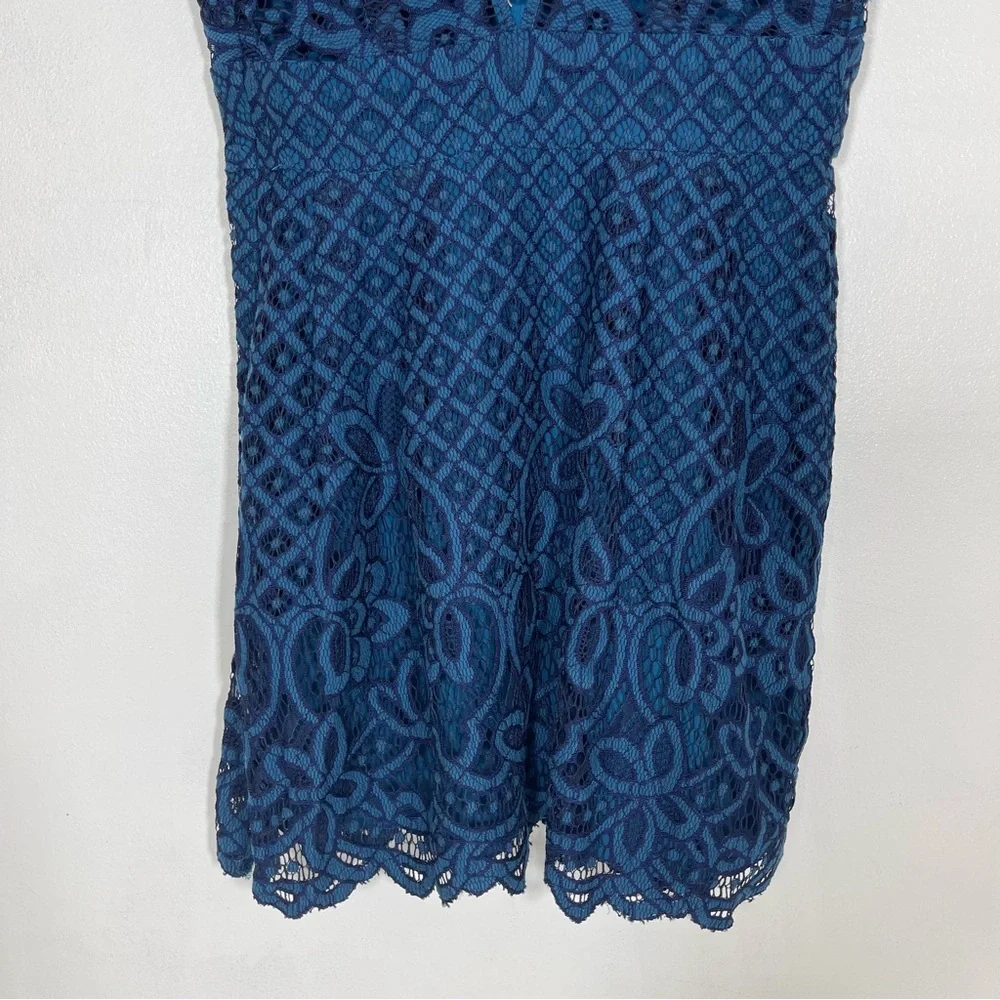 Free People One Million Lovers Lace Mini Dress V-Neckline Blue Sz 2 - Picture 10 of 16